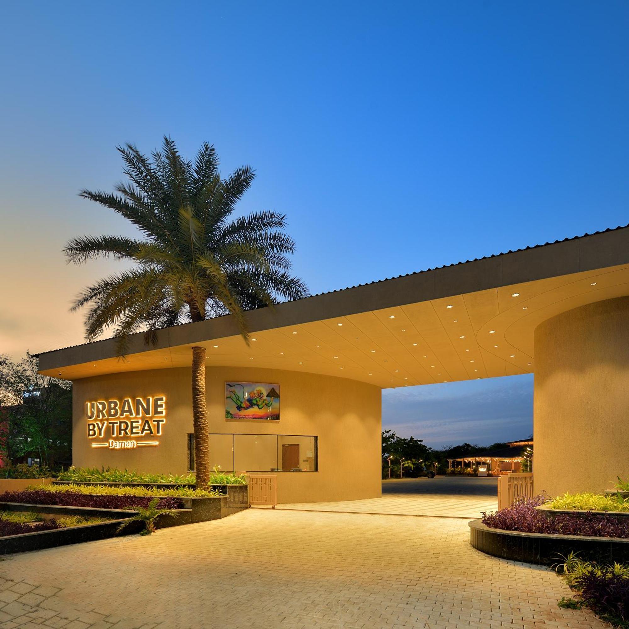 Hotel Urbane By Treat Daman Exterior foto